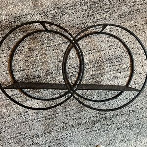 Overlapping circles, wall shelf